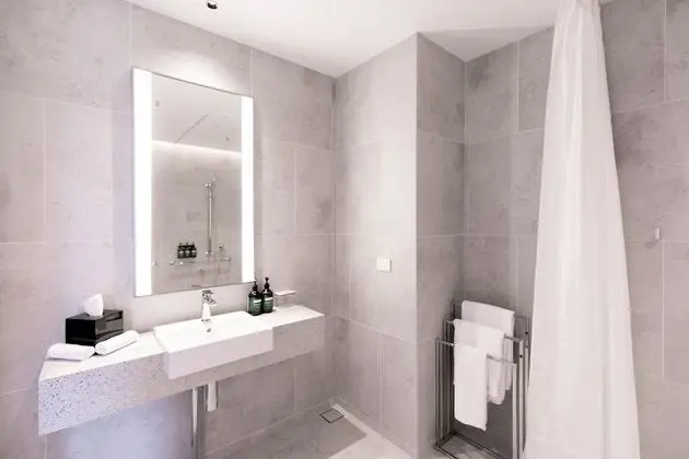 Standard Oda, 1 En Büyük (King) Boy Yatak, Business Dinlenme Salonu Kullanımı