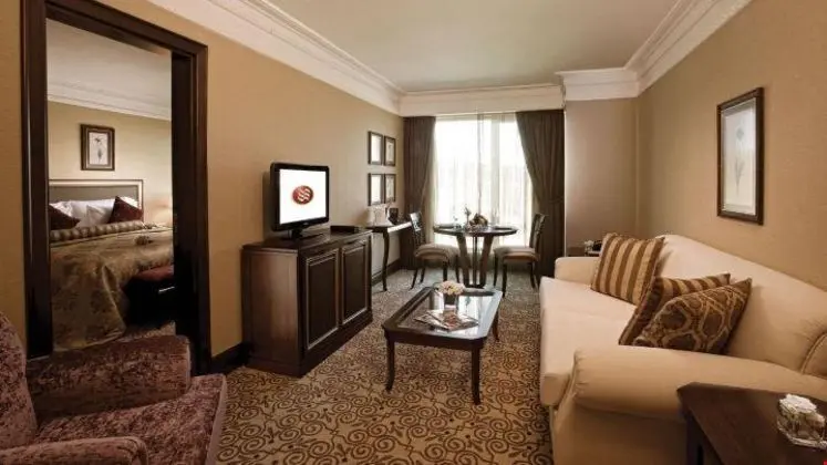 Corner Suite