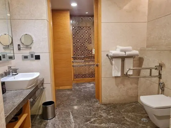 Classic Oda, 1 En Büyük (King) Boy Yatak, Engellilere Uygun, Havuz Manzaralı