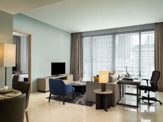 Süit, 1 Yatak Odası, Balkon (Mid Floor)