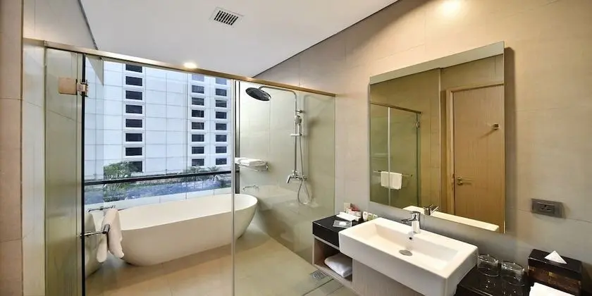 Süit, 1 Yatak Odası, Balkon (Mid Floor)