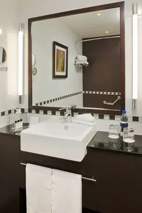 Premium Oda, 1 Büyük (Queen) Boy Yatak (Extra Person)