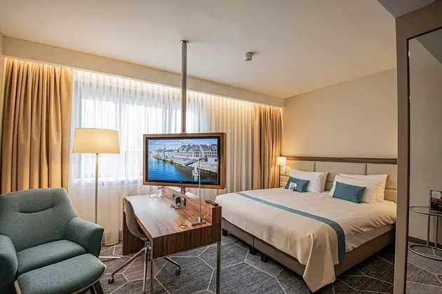 Premium Oda, 1 En Büyük (King) Boy Yatak (Walk-In Shower)