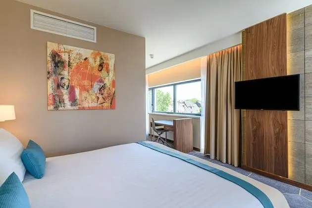 Premium Oda, 1 En Büyük (King) Boy Yatak (Walk-In Shower)