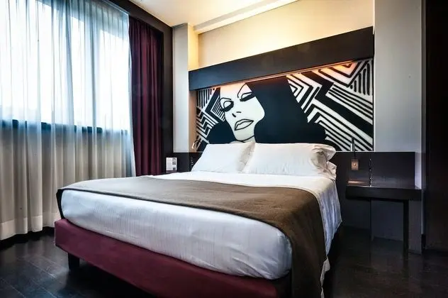 Standard Oda, 1 Büyük (Queen) Boy Yatak