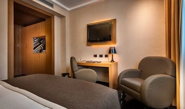 Standard Oda, 1 Büyük (Queen) Boy Yatak