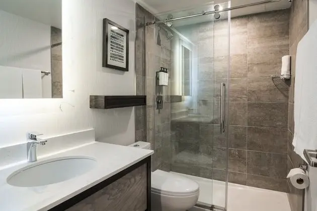Premium Oda, 1 En Büyük (King) Boy Yatak ve Çekyat (High Floor)