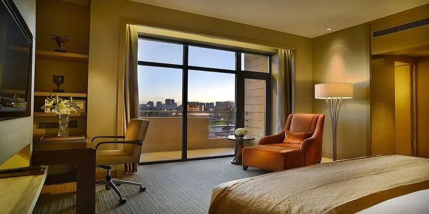 Premium Oda, 1 En Büyük (King) Boy Yatak, Balkon (Lounge Access)