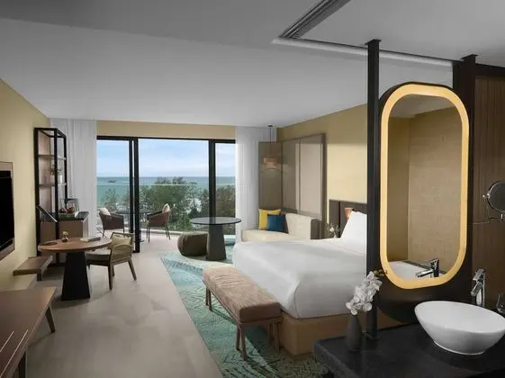 Premium Oda, 1 En Büyük (King) Boy Yatak, Okyanus Manzaralı, Okyanusa Sıfır (Oceanfront View)