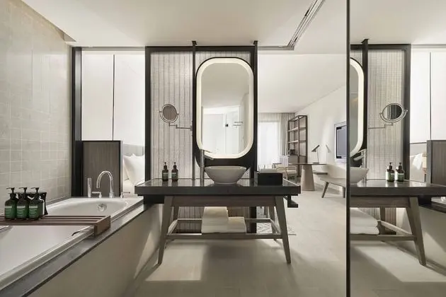 Premium Oda, 1 En Büyük (King) Boy Yatak, Okyanus Manzaralı, Okyanusa Sıfır (Oceanfront View)