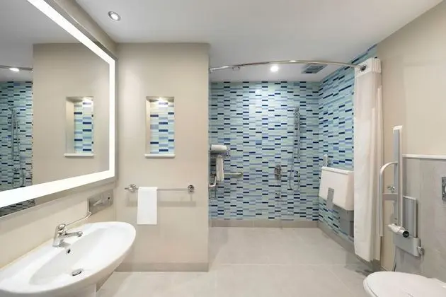 Engellilere uygun banyo