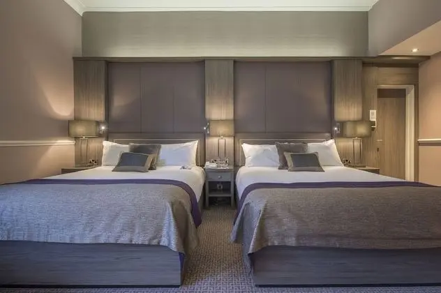 Premium Oda, 2 Büyük (Queen) Boy Yatak (Separate Bath Walk in Shower)