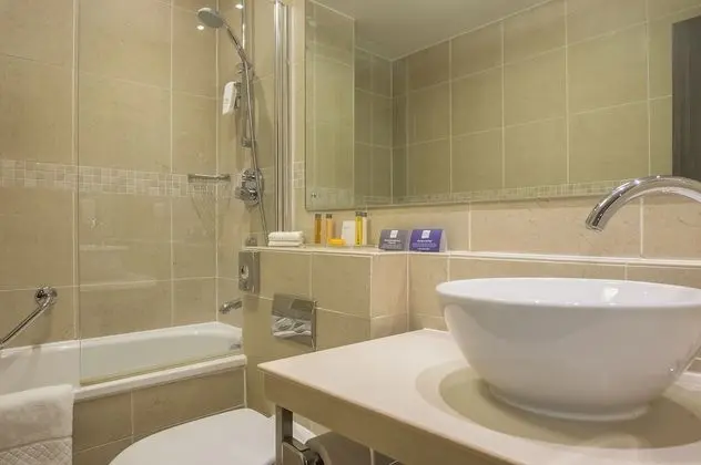 Premium Oda, 2 Büyük (Queen) Boy Yatak (Separate Bath Walk in Shower)