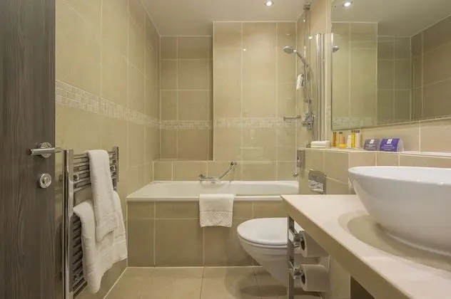 Premium Oda, 2 Büyük (Queen) Boy Yatak (Separate Bath Walk in Shower)