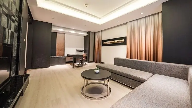 Junior Süit, 1 En Büyük (King) Boy Yatak, Business Dinlenme Salonu Kullanımı (Lounge Access)