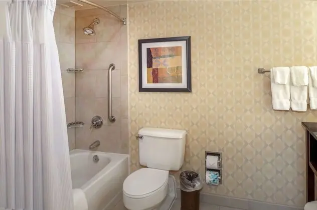 Standard Oda, 1 En Büyük (King) Boy Yatak, Engellilere Uygun (Accessible Tub)