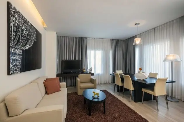 Junior Süit, 1 En Büyük (King) Boy Yatak, Şehir Manzaralı