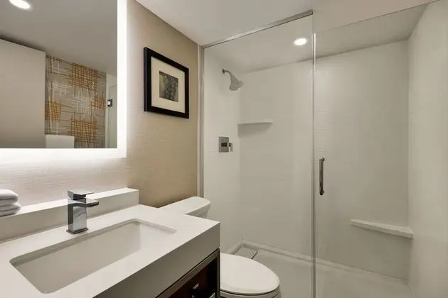 Standard Oda, 1 En Büyük (King) Boy Yatak (Walk-In Shower)