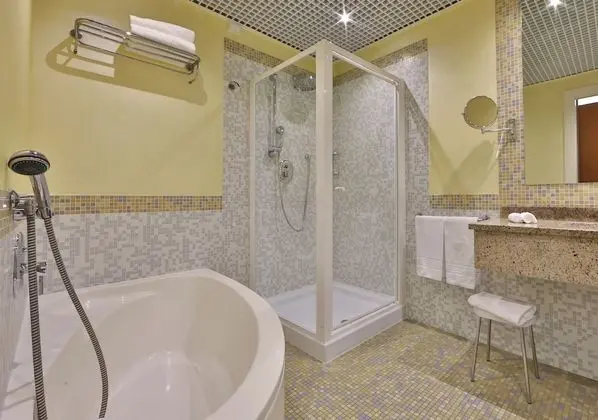 Standard Oda, 1 Çift Kişilik Yatak ve Çekyat