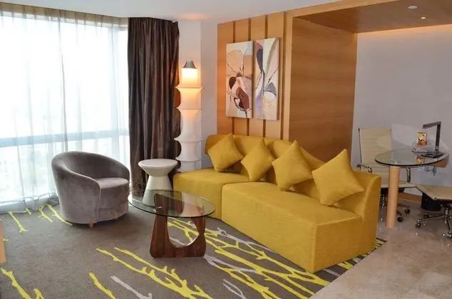 Süit, 1 Yatak Odası (Living Area Minibar)