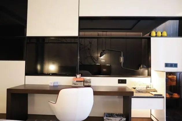 Standard Oda, 1 En Büyük (King) Boy Yatak, Avlu Manzaralı