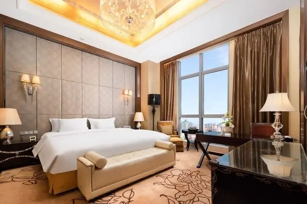 Süit, Birden Çok Yatak (Living Dining)