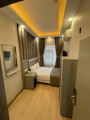 Standard Tek Büyük Yataklı Oda