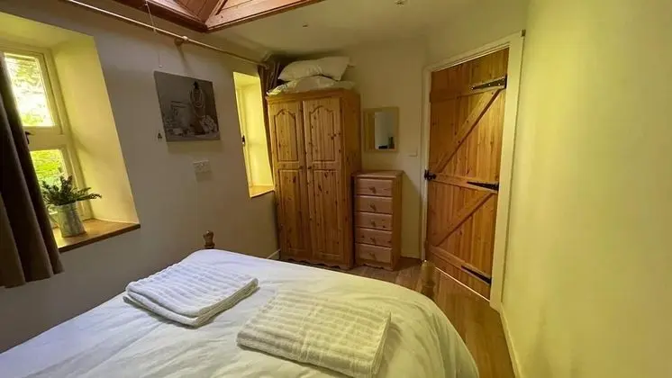 Kır Evi, Banyolu/Duşlu (The Couch House)