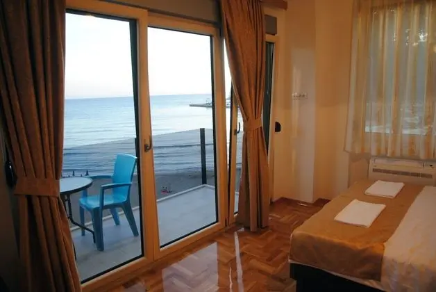 One-Bedroom Apartment with Balcony Sea View
