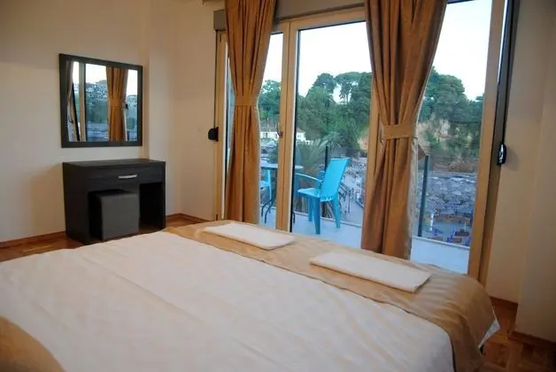 One-Bedroom Apartment with Balcony Sea View