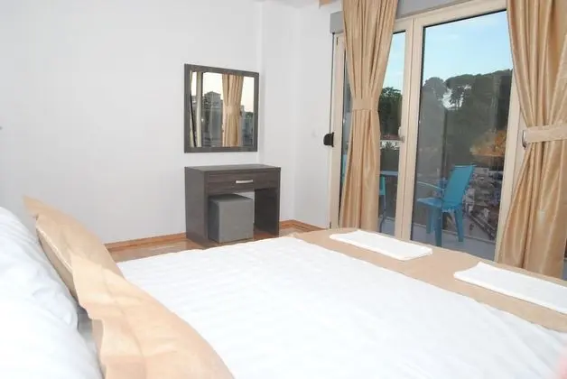 One-Bedroom Apartment with Balcony Sea View