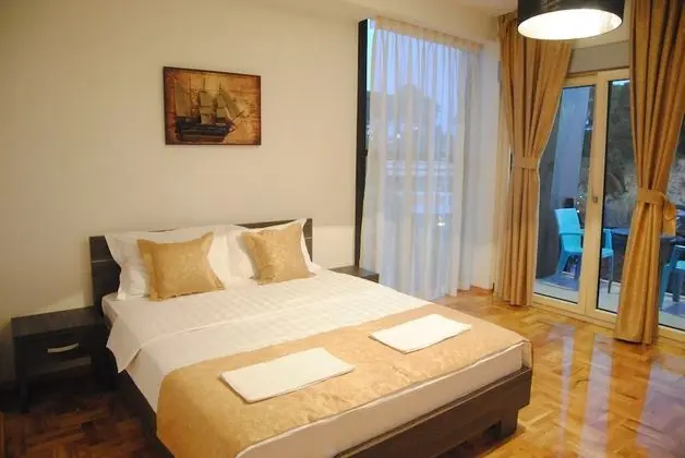 Two-Bedrooms Apartment with Balcony Sea View