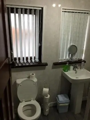 Basic Tek Büyük Yataklı Oda, Ortak Banyo (2)