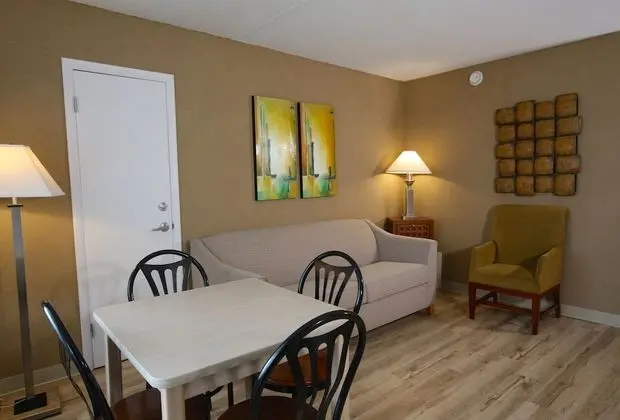 Street View 1 Bedroom Efficiency Suite