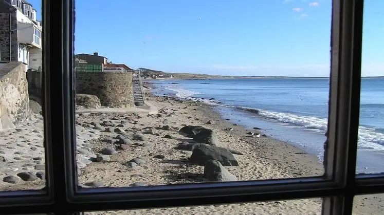 Tek Büyük veya İki Ayrı Yataklı Oda, Deniz Manzaralı