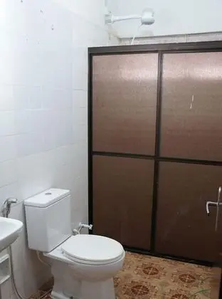 Ortak Ranzalı Oda, Ortak Banyo