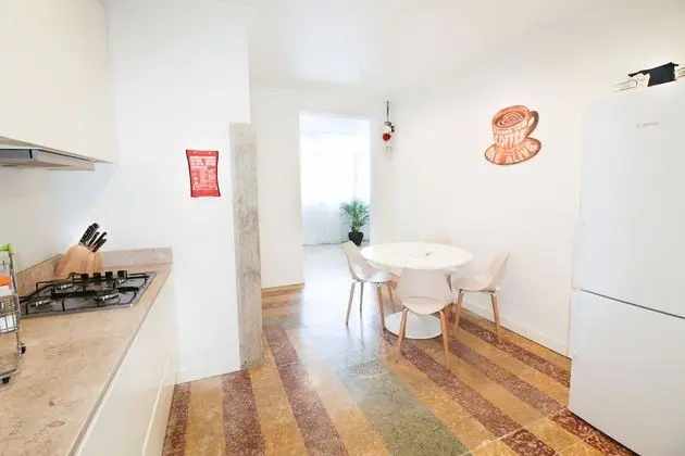 Large 5 Bedroom Apartment