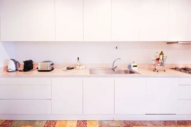 Large 5 Bedroom Apartment