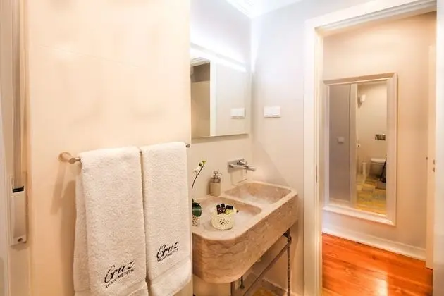 Large 5 Bedroom Apartment