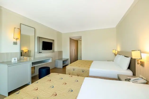 https://images.etstur.com/imgproxy/resize/2560x1440/files/images/hotelImages/etsrooms/541/Crystal_Admiral_Aqua_Collection_20260211140558_1.jpg