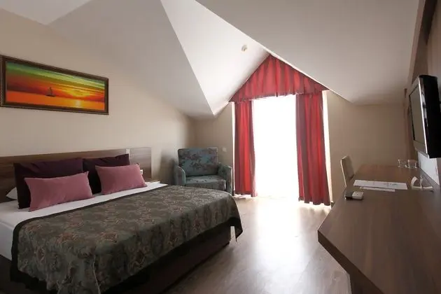 https://imagessl.etstur.com/files/images/hotelImages/TR/51574/l/Crystal-Aura-Beach-Resort---Spa-Oda-39403.jpg