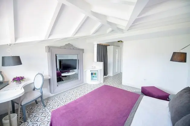 https://imagessl.etstur.com/files/images/hotelImages/TR/51574/l/Crystal-Aura-Beach-Resort---Spa-Oda-39406.jpg