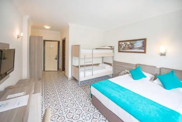 Standart Oda, Bahçe Manzaralı, Balkonlu