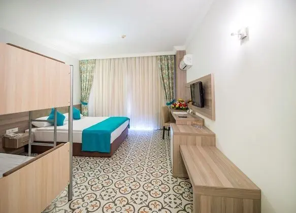 Standart Oda, Bahçe Manzaralı, Balkonlu