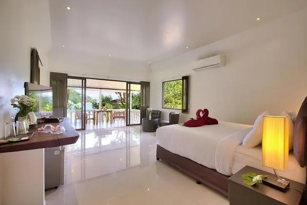 Seaview Hillside