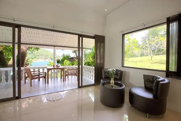 Seaview Hillside