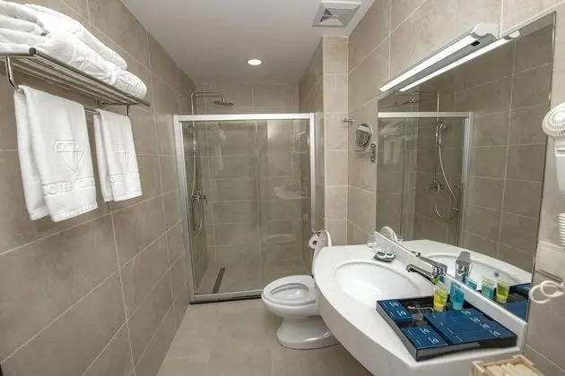 Standard Tek Büyük Yataklı Oda