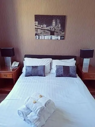 Standard Tek Büyük Yataklı Oda