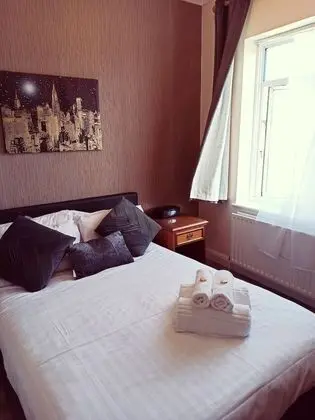 Standard Tek Büyük Yataklı Oda