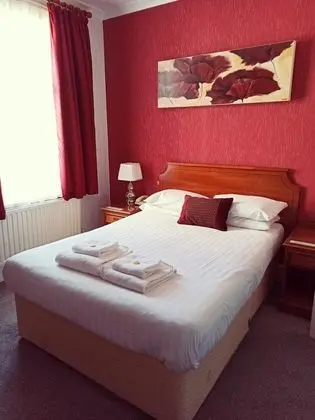 Standard Tek Büyük Yataklı Oda